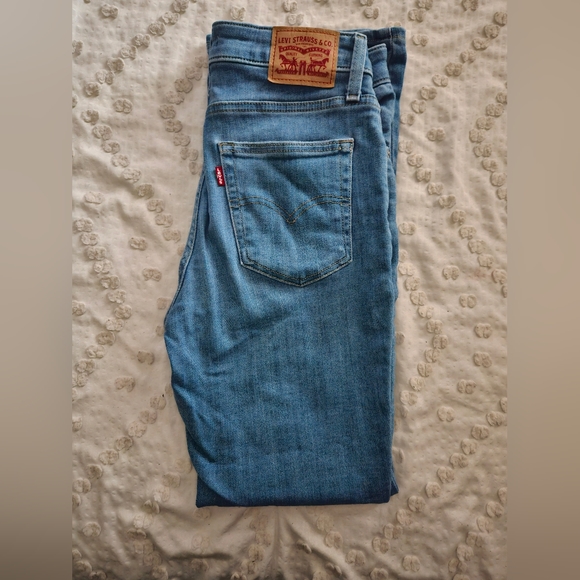 Bootcut Levis - Picture 2 of 2